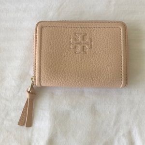 Tory Burch Thea Zipper Wallet - w/ Key Ring - Nude